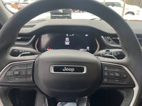 2023 Jeep Grand Cherokee L Laredo