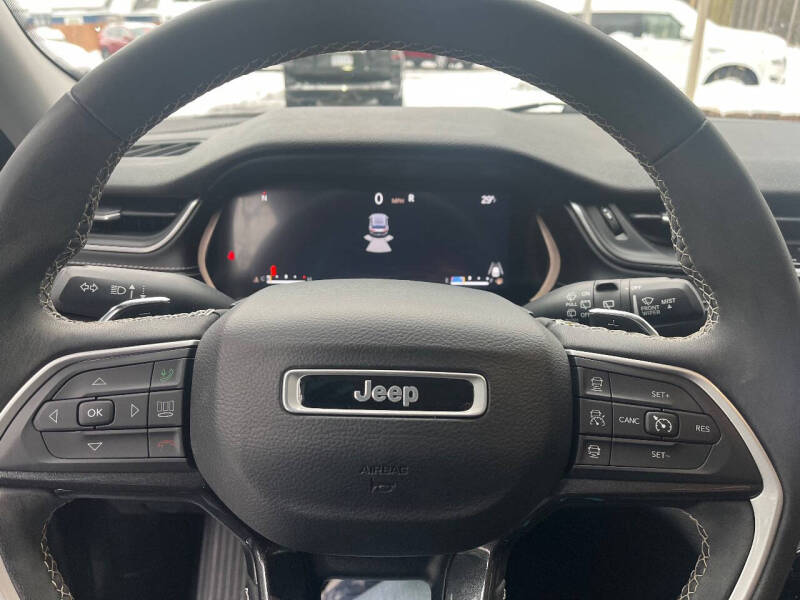 2023 Jeep Grand Cherokee L Laredo