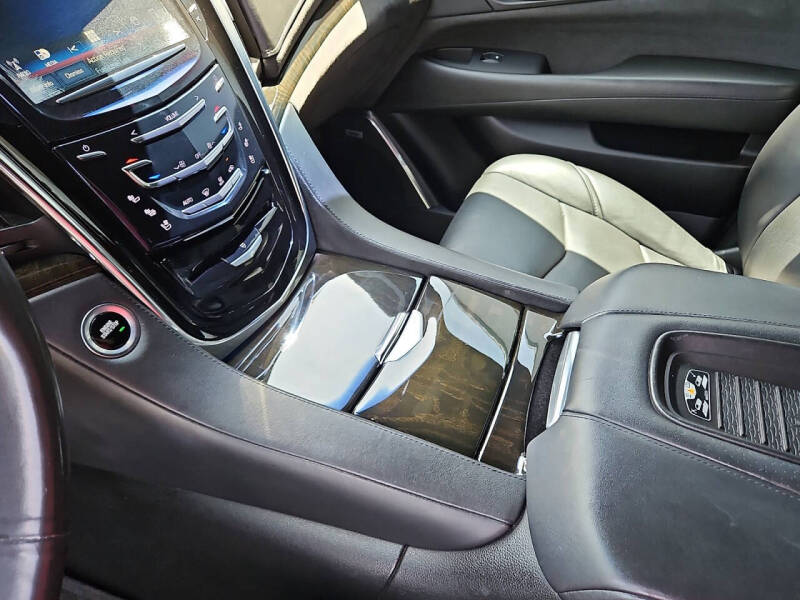 2018 Cadillac Escalade Platinum