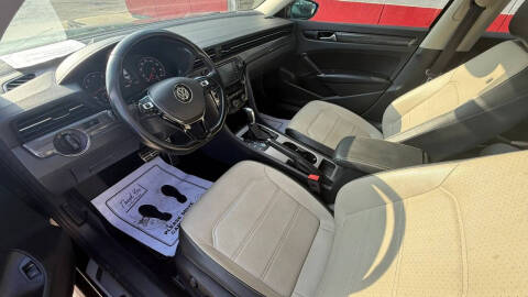 2020 Volkswagen Passat R-Line
