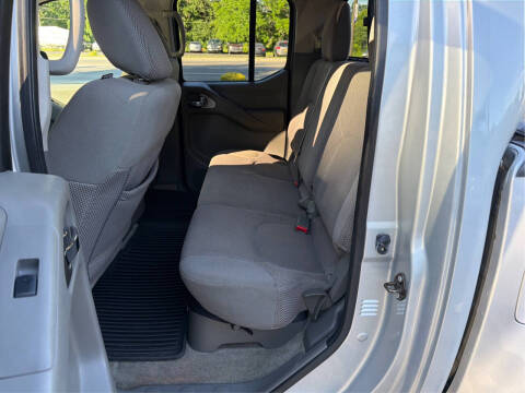 2016 Nissan Frontier SV