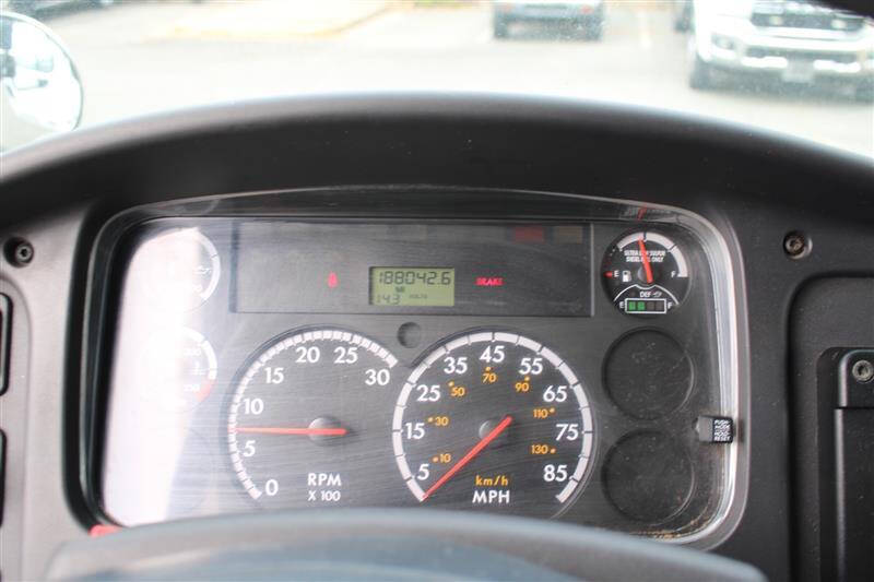 2013 Freightliner M2 106