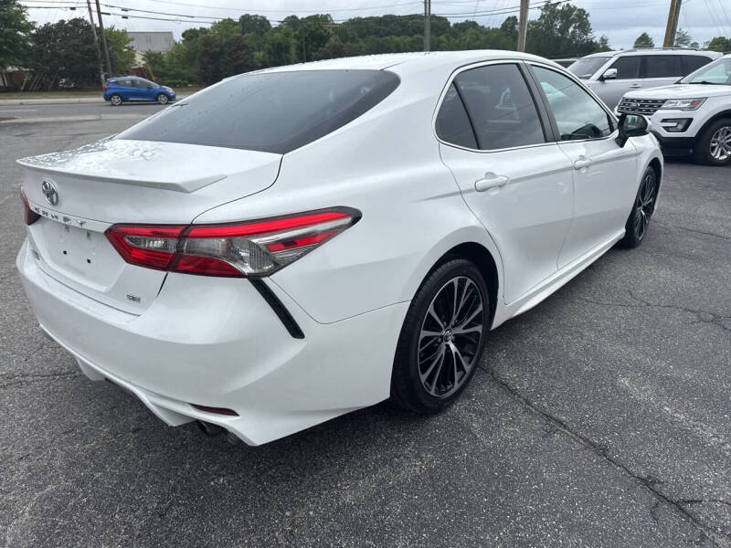 2018 Toyota Camry SE