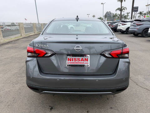 2025 Nissan Versa SV