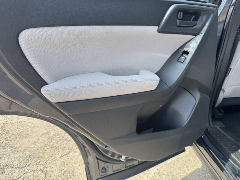 2015 Subaru Forester 2.5i