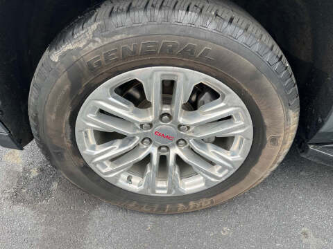 2023 GMC Yukon SLT