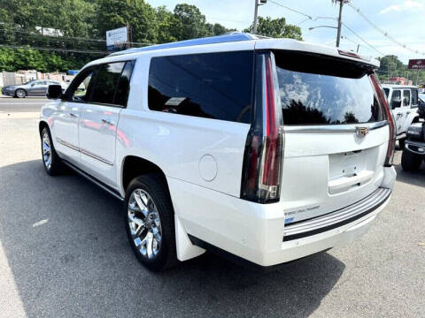 2017 Cadillac Escalade ESV Platinum