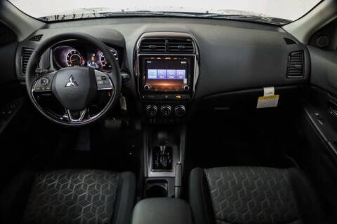 2025 Mitsubishi Outlander Sport LE