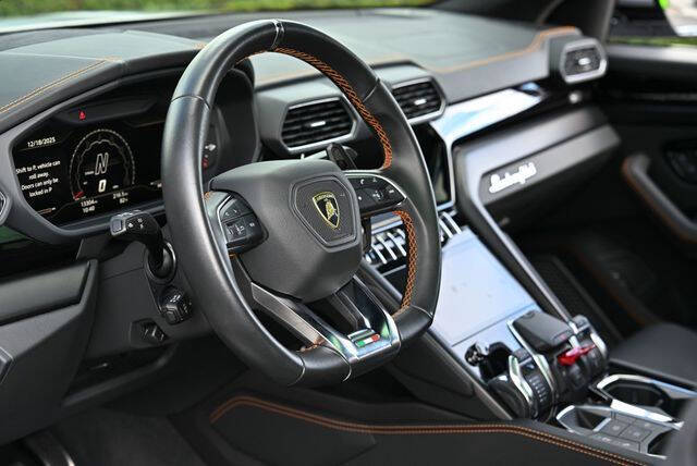 2023 Lamborghini Urus S