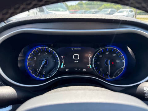 2027 Chrysler Pacifica Select