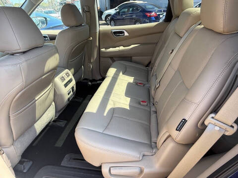 2020 Nissan Pathfinder Platinum