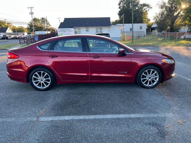 2017 Ford Fusion Hybrid SE photo 3