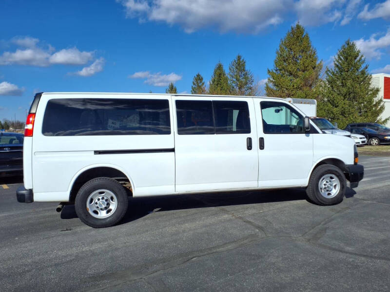 2022 Chevrolet Express LS 3500