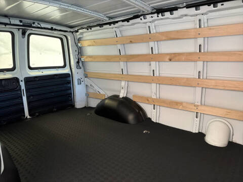 2024 Chevrolet Express 2500