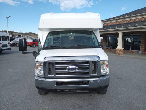 2017 Ford E-Series E-450 SD