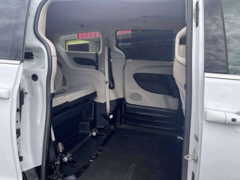 2021 Chrysler Voyager LXi