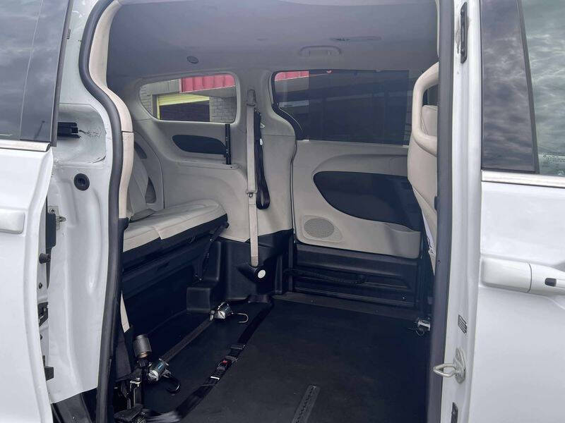 2021 Chrysler Voyager LXi