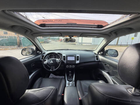 2008 Mitsubishi Outlander XLS