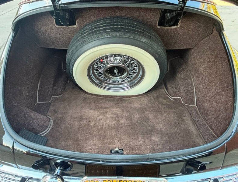 1950 Packard Custom 8 Victoria