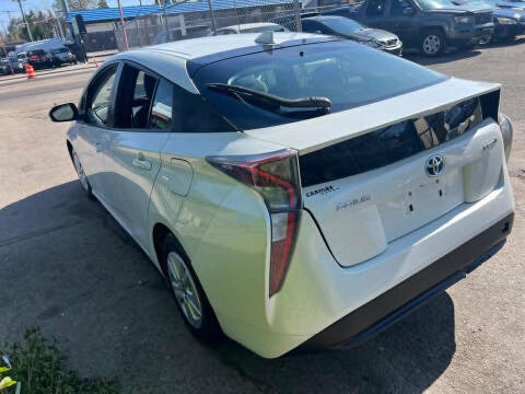 2016 Toyota Prius Two