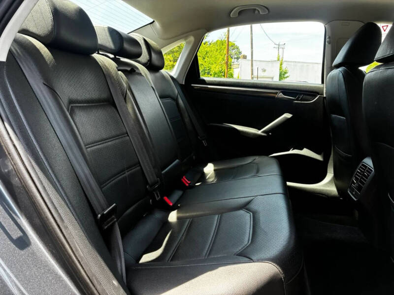 2017 Volkswagen Passat 1.8T SE