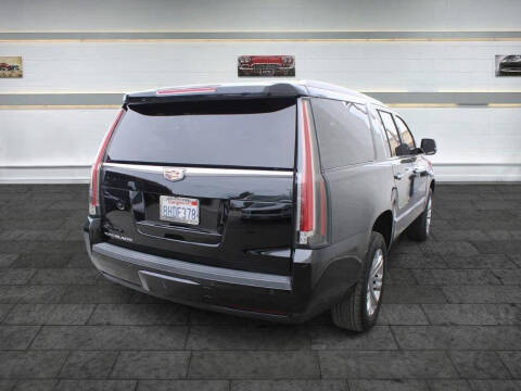 2019 Cadillac Escalade ESV Standard