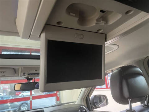 2015 Chrysler Town and Country Touring-L