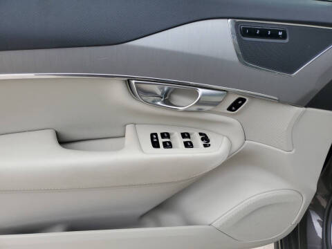 2024 Volvo XC90 B5 Core Bright Theme