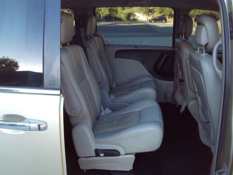 2012 Chrysler Town and Country Touring-L