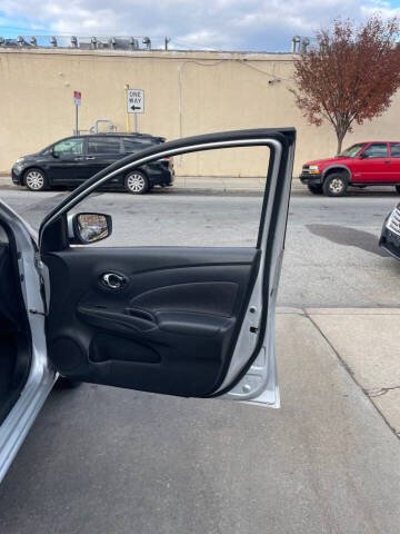 2019 Nissan Versa SV