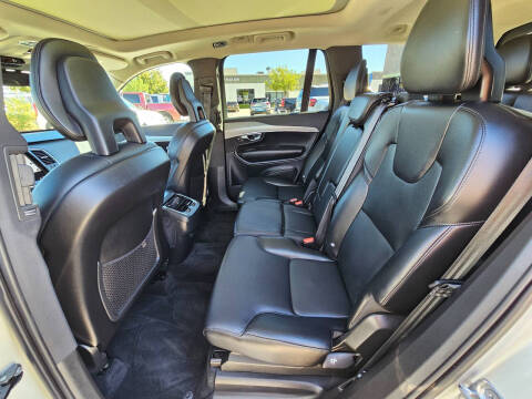 2021 Volvo XC90 T5 Momentum