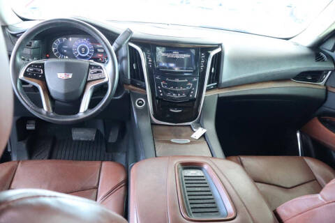2018 Cadillac Escalade Luxury