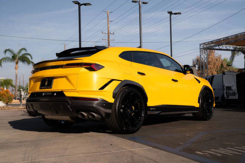 2024 Lamborghini Urus Performante