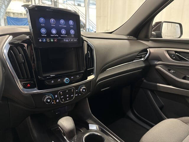 2022 Chevrolet Traverse LT Cloth