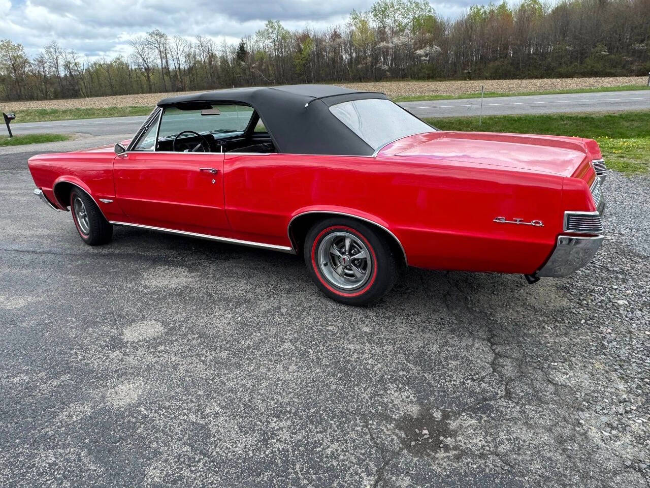 1965 Pontiac GTO 24