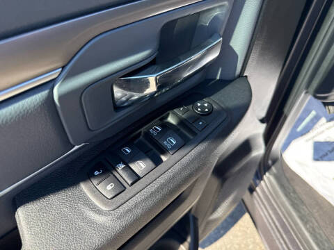 2024 RAM 1500 Classic SLT
