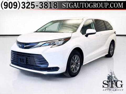 2023 Toyota Sienna LE 8-Passenger