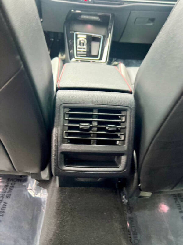 2025 Volkswagen Golf GTI SE
