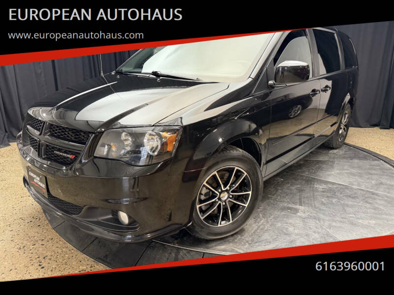 2016 Dodge Grand Caravan R/T's photo
