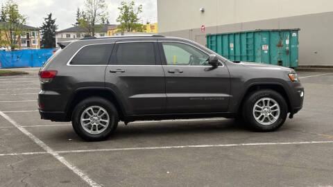 2020 Jeep Grand Cherokee Laredo