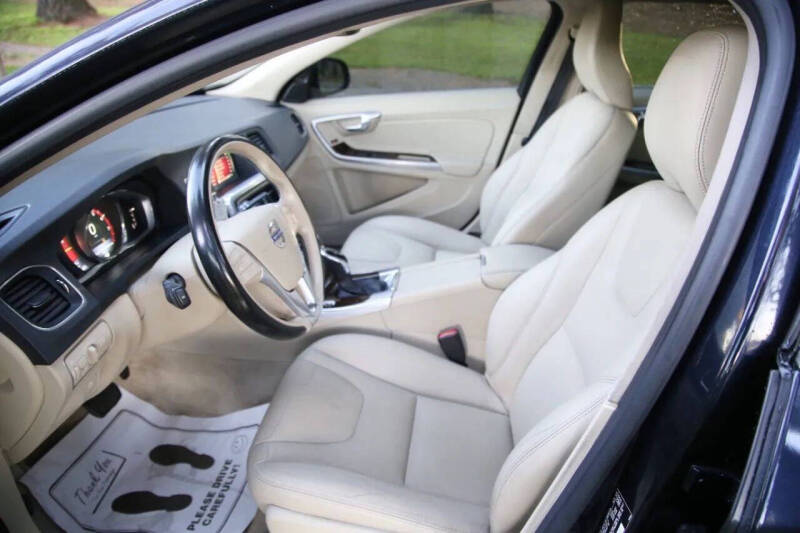 2016 Volvo V60 T5 Drive-E Premier