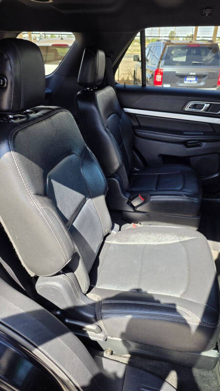 2017 Ford Explorer XLT - Photo 17