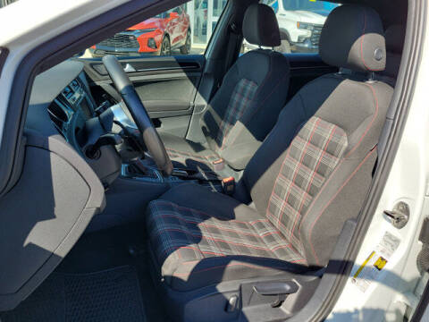 2016 Volkswagen Golf GTI S