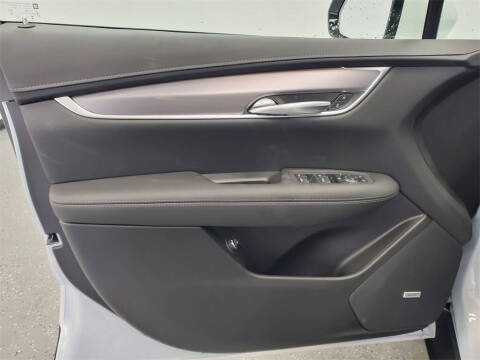 2025 Cadillac XT5 Luxury