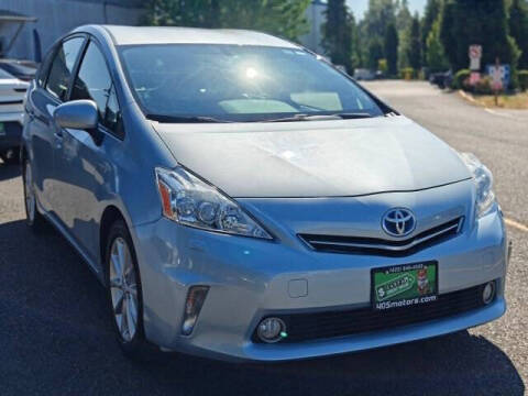 2013 Toyota Prius v Five
