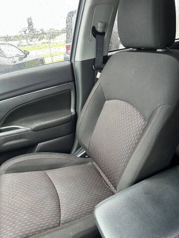 2019 Mitsubishi Outlander Sport LE