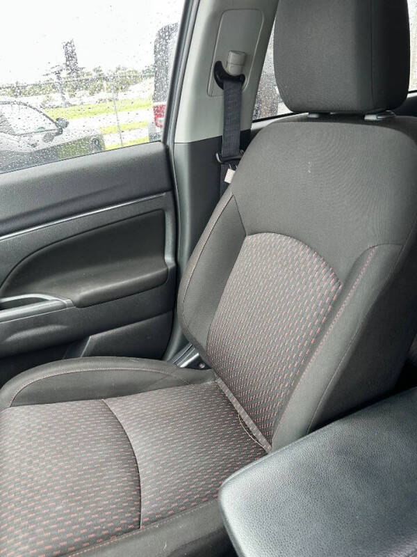 2019 Mitsubishi Outlander Sport LE