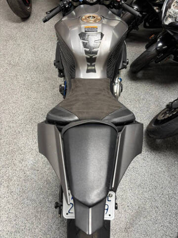 2017 Yamaha YZF-R1