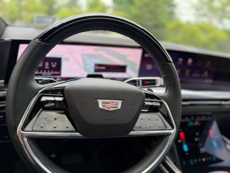 2025 Cadillac Escalade ESV Sport