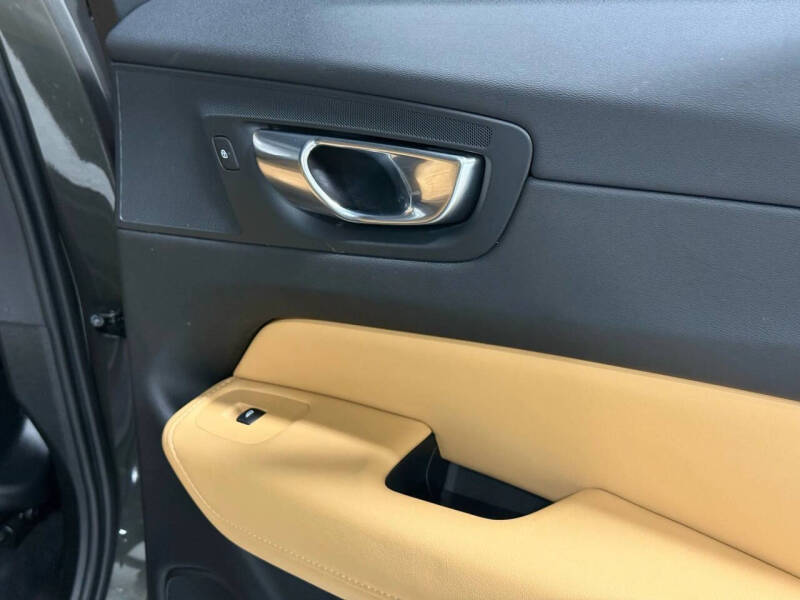 2021 Volvo XC60 Recharge T8 Inscription